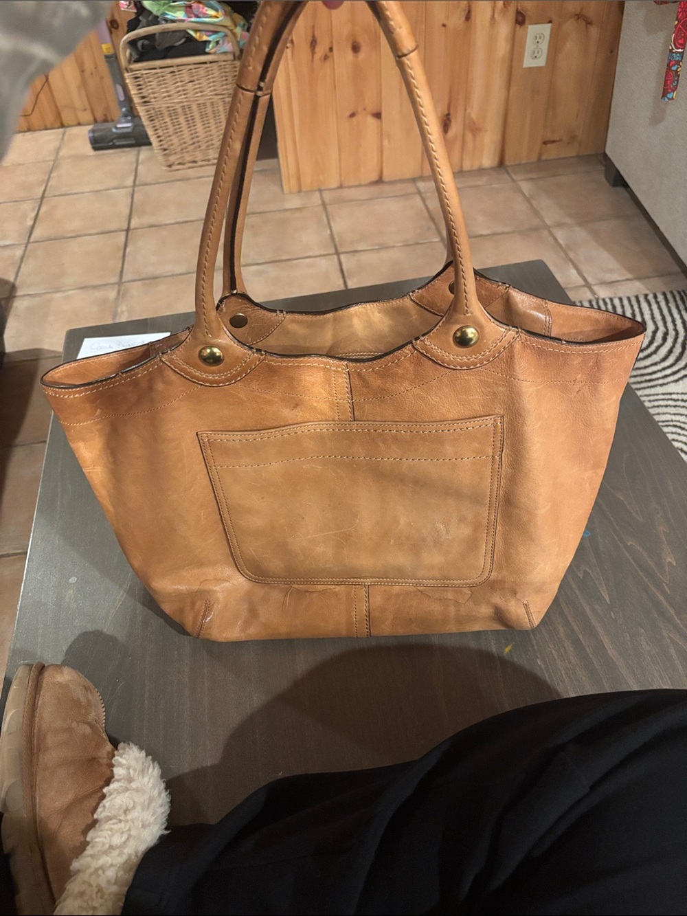 Vintage distressed leather coach bag-visible water stains to bottom of bag